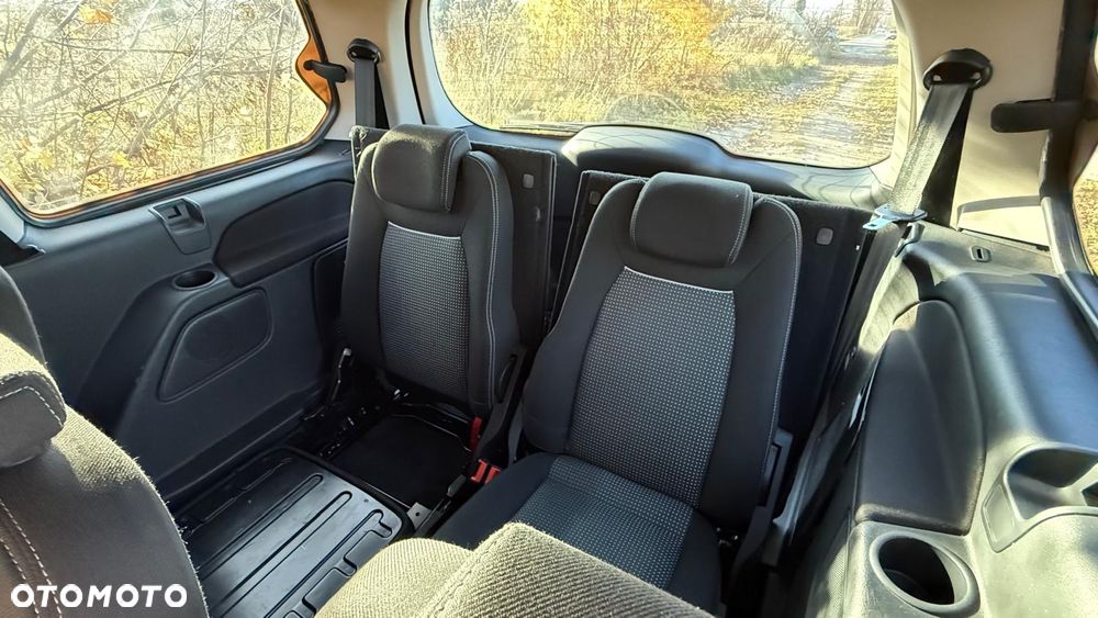 Ford Galaxy - 8