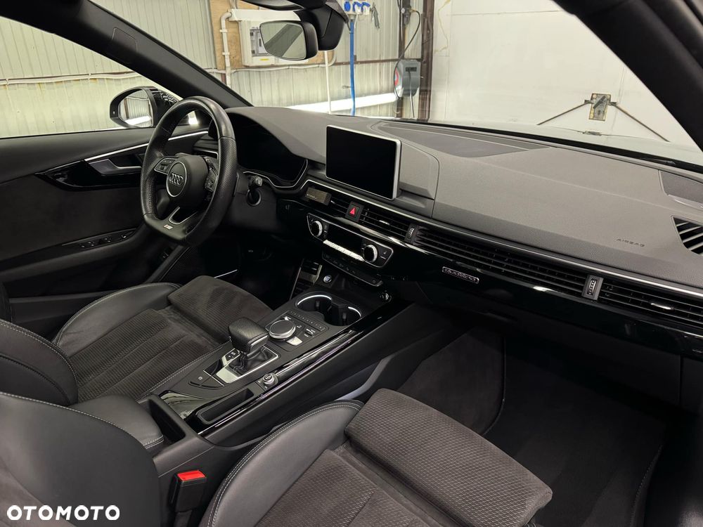 Audi A4 Avant 45 TDI quattro tiptronic S line - 16
