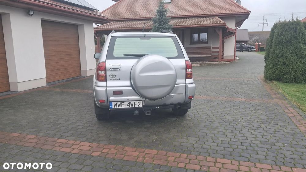 Toyota RAV4 D-4D 4x4 - 5