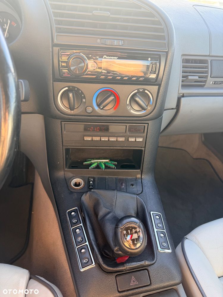 BMW Seria 3 320i - 10
