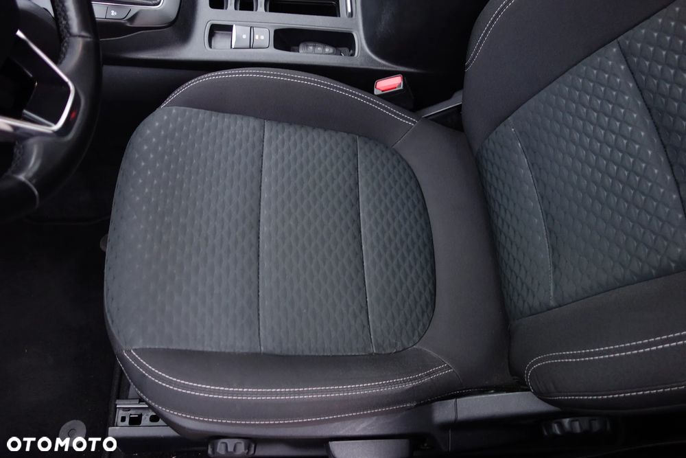 Ford Kuga - 12