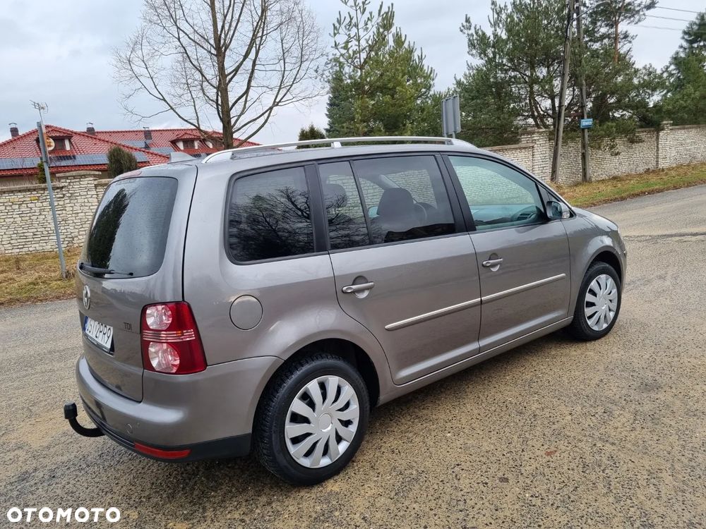 Volkswagen Touran 2.0 TDI Highline - 14
