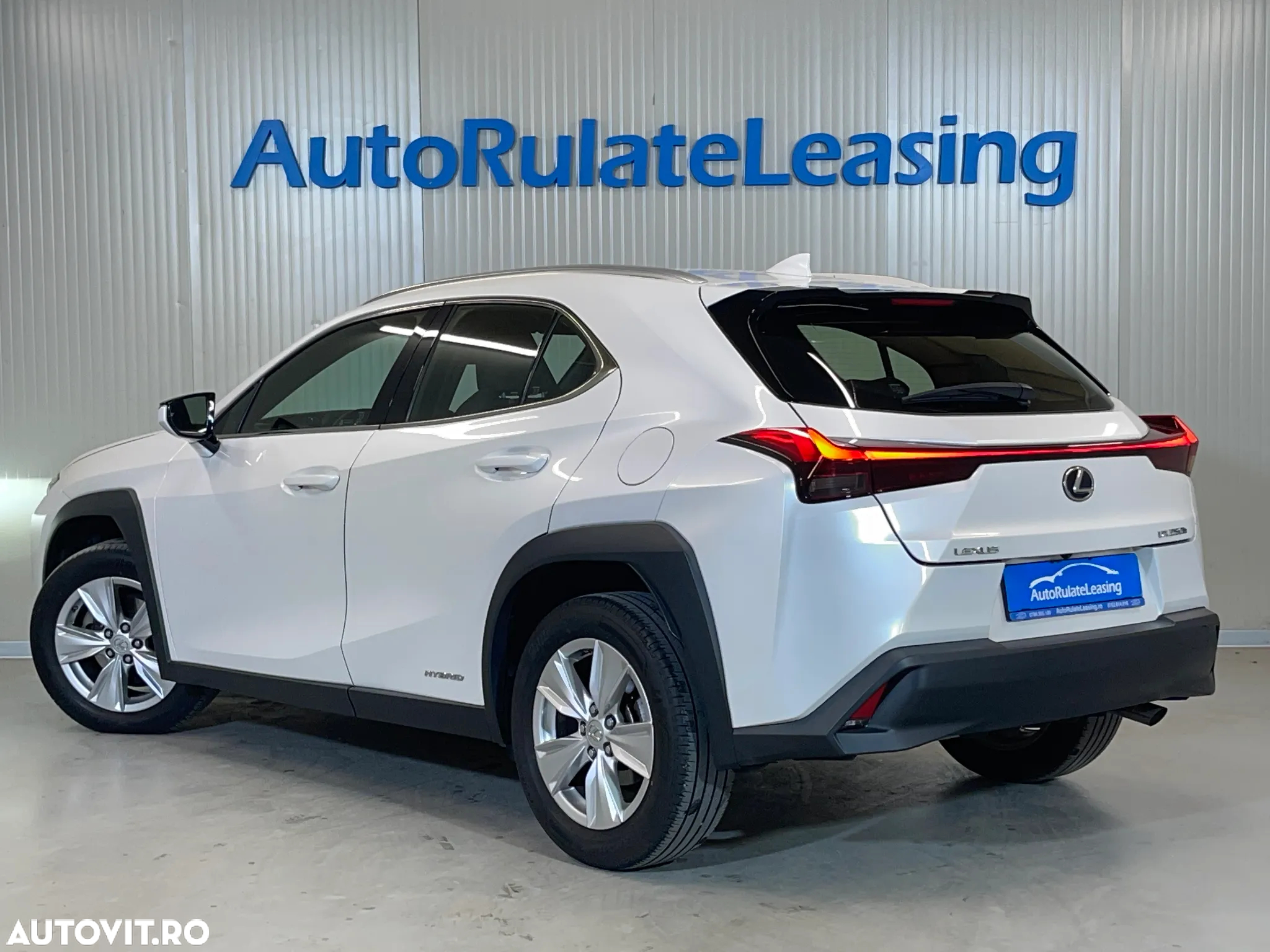 Lexus UX - 4