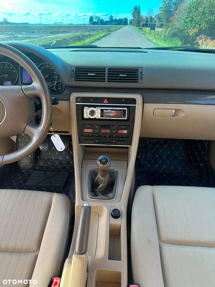 Audi A4 Avant - 10