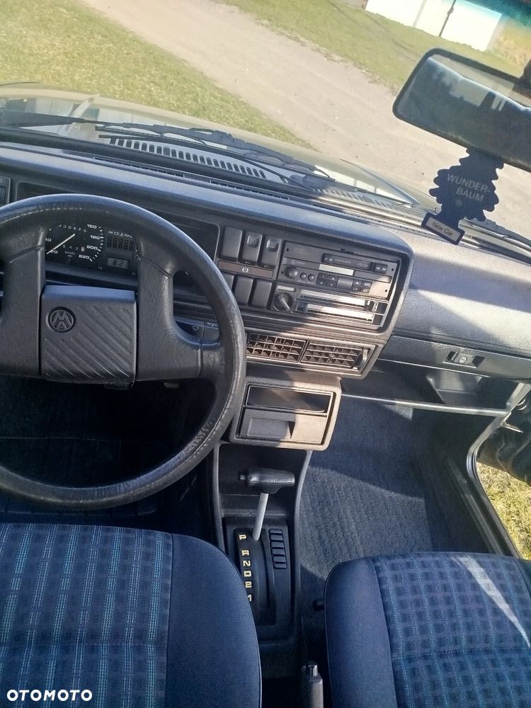 Volkswagen Golf - 20