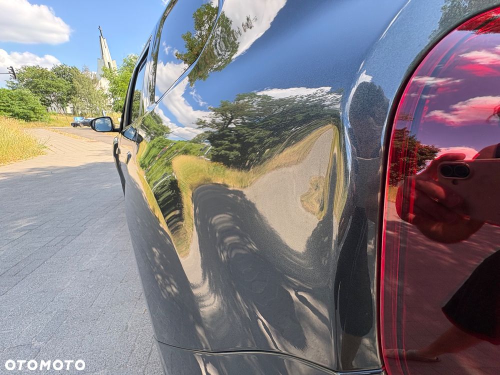 Dacia Duster 1.6 SCe Blackshadow S&S - 17