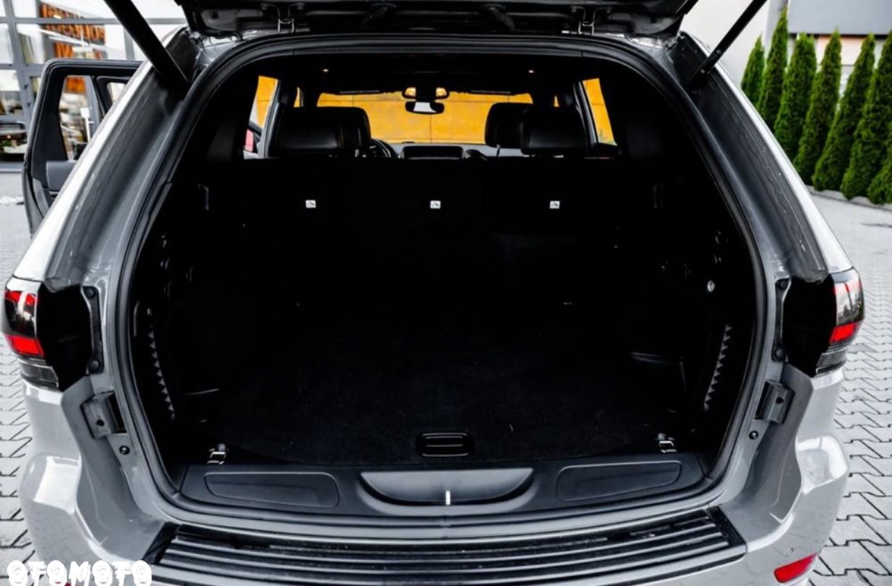 Jeep Grand Cherokee - 21