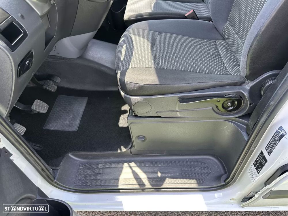 Mercedes-Benz Vito Compacta CREW - 55