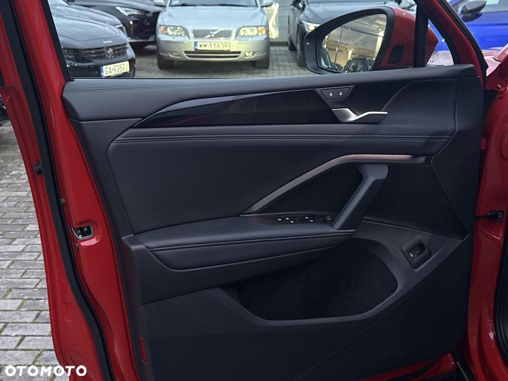 Volkswagen Tiguan - 12