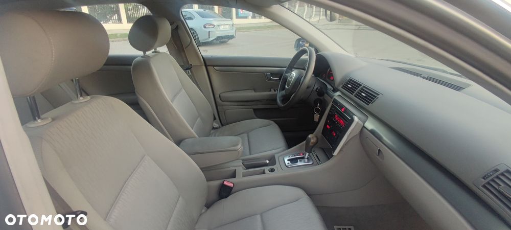 Audi A4 Limousine - 22