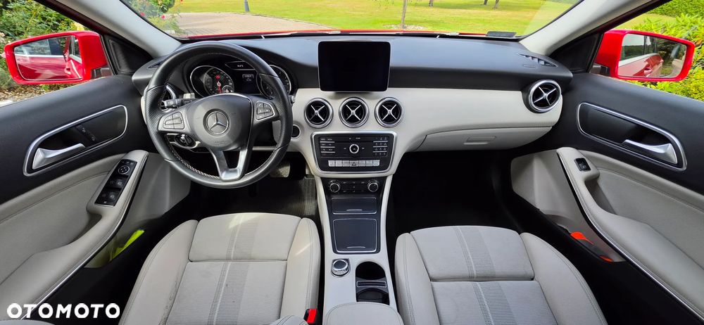 Mercedes-Benz Klasa A 180 7G-DCT - 17