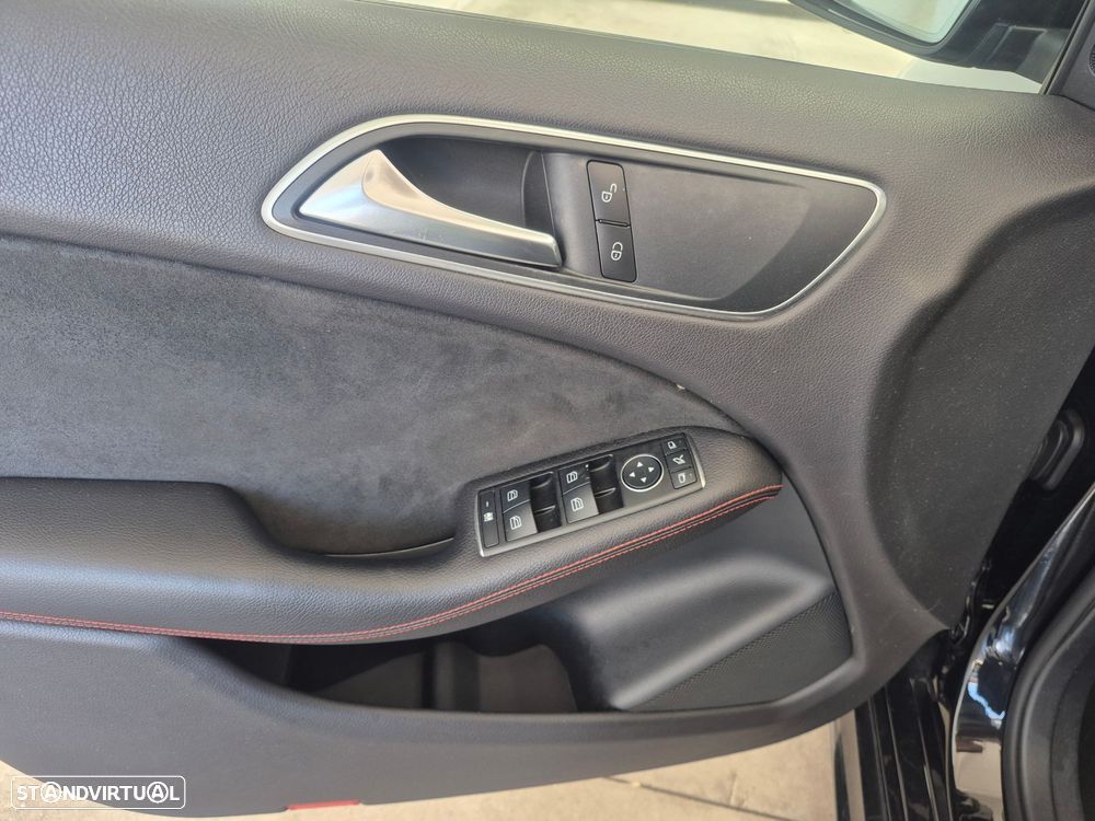 Mercedes-Benz B 180 d AMG Line Aut. — fotografia 10
