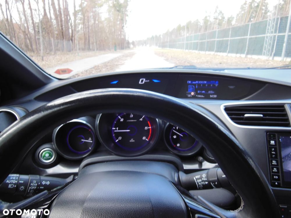 Honda Civic 1.6 i-DTEC Executive Black Edition - 31