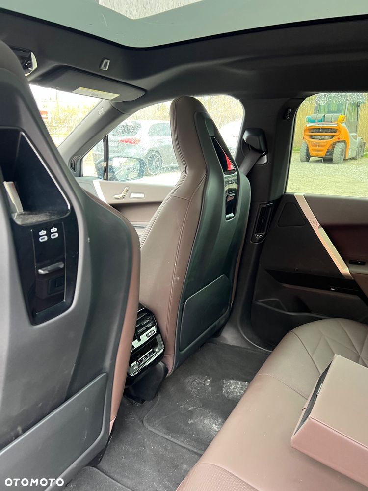 BMW iX xDrive50 - 17