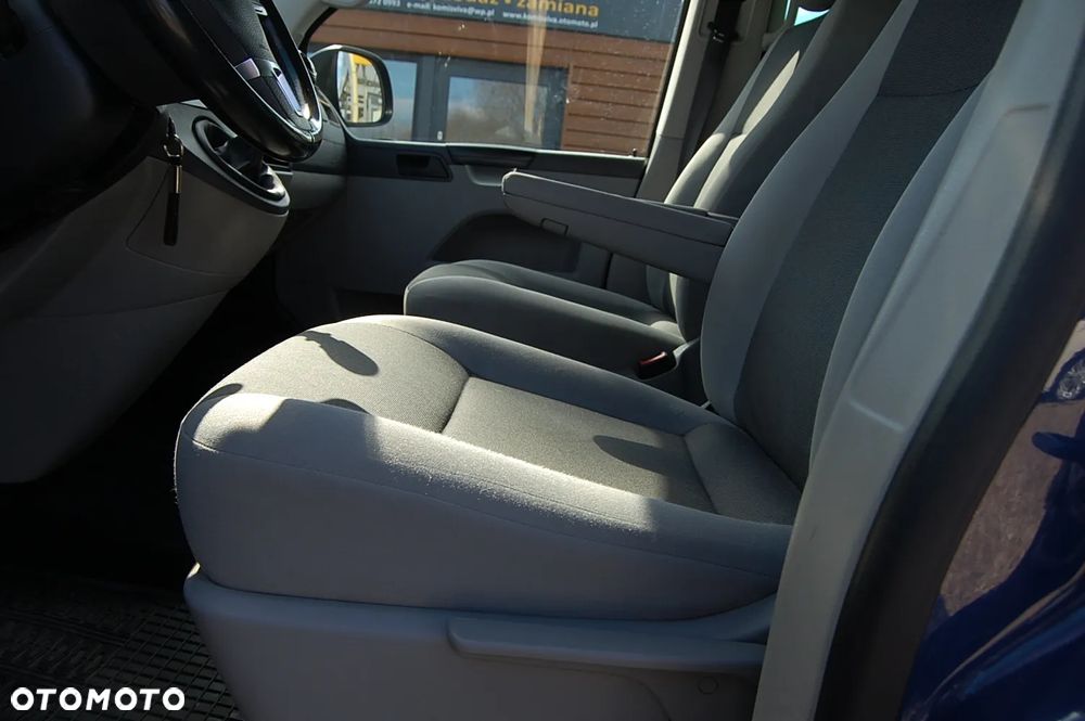 Volkswagen Caravelle - 37