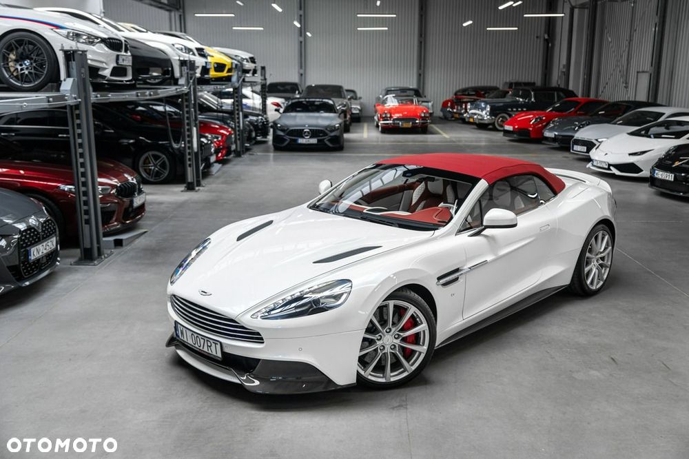 Aston Martin Vanquish - 15