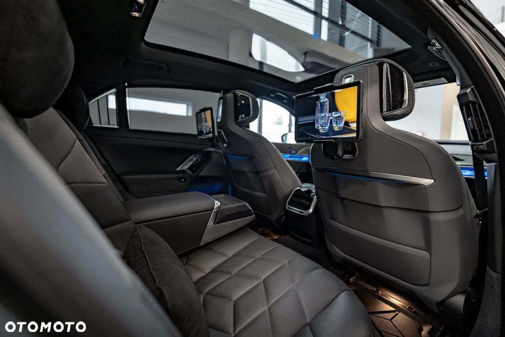 BMW Seria 7 740Li xDrive - 37