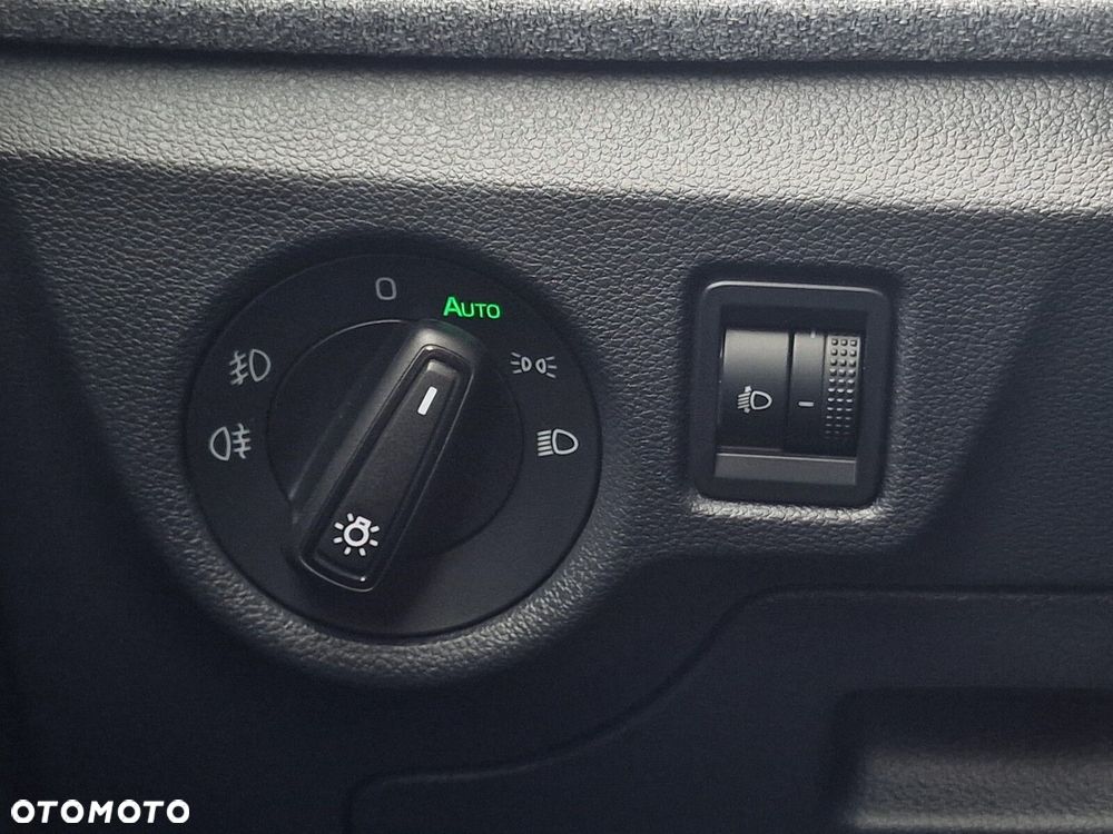 Skoda Kamiq 1.0 TSI Selection DSG - 28