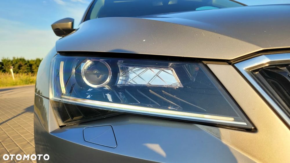 Skoda Superb 2.0 TSI Ambition DSG - 12