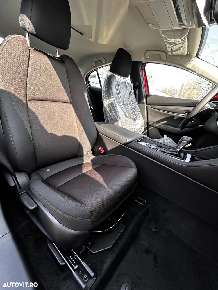 Mazda 3 e-Skyactiv G140 AT MHEV Center-Line - 15