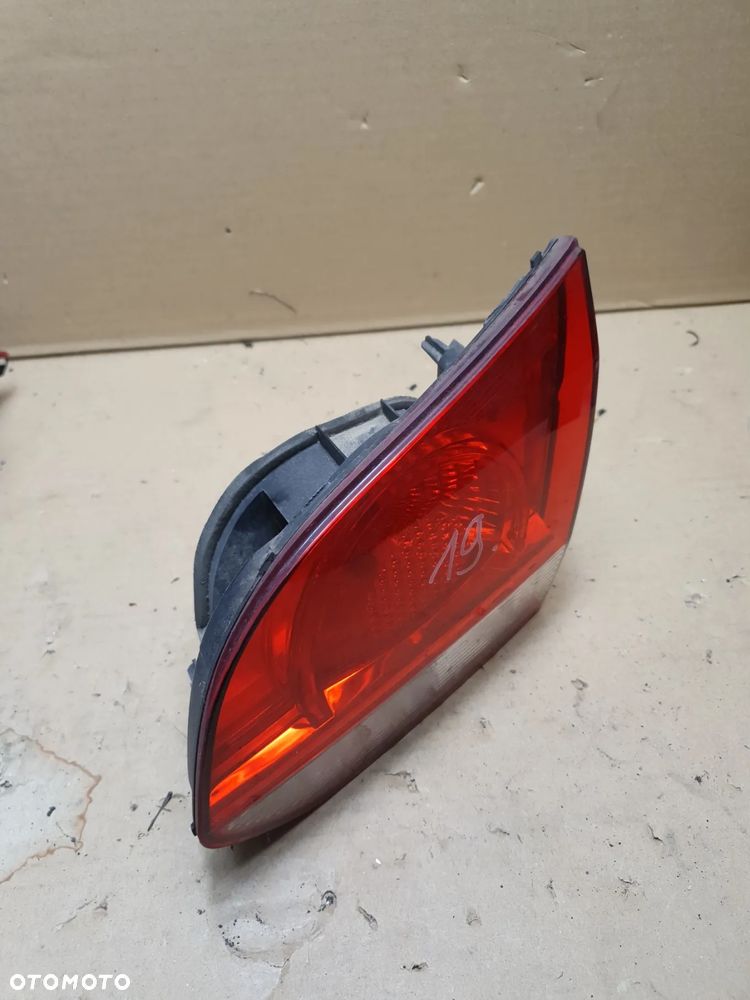 . LAMPA PRAWA W KLAPE VOLKSWAGEN GOLF 6 - 2