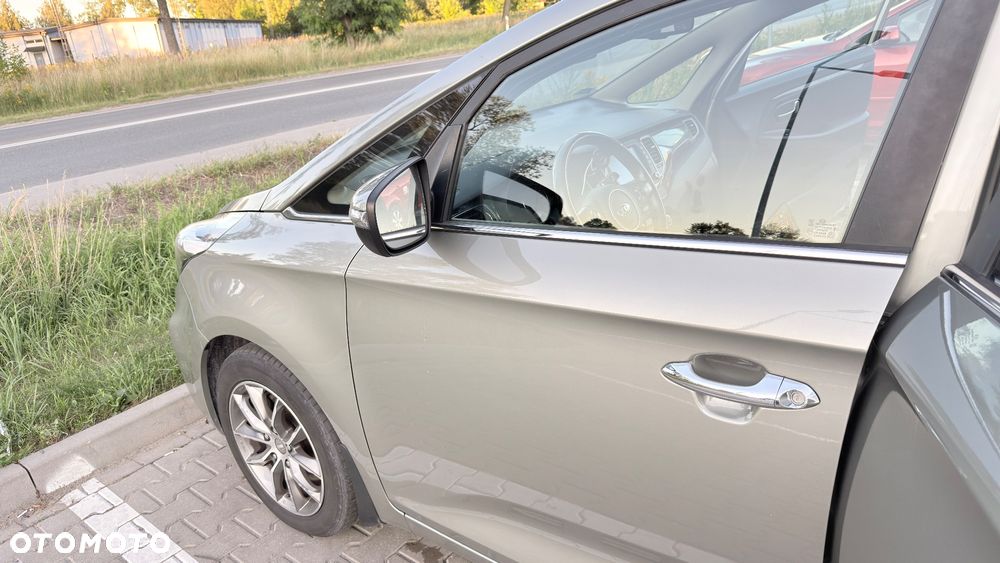 Kia Carens 1.7 CRDi L - 13
