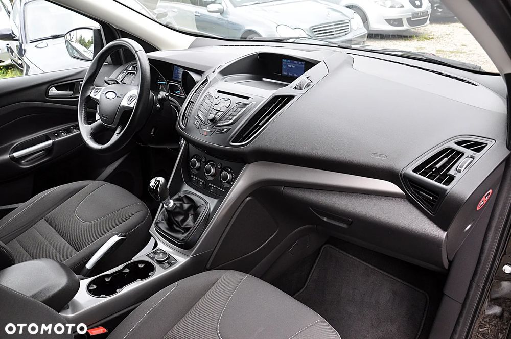 Ford Kuga - 23