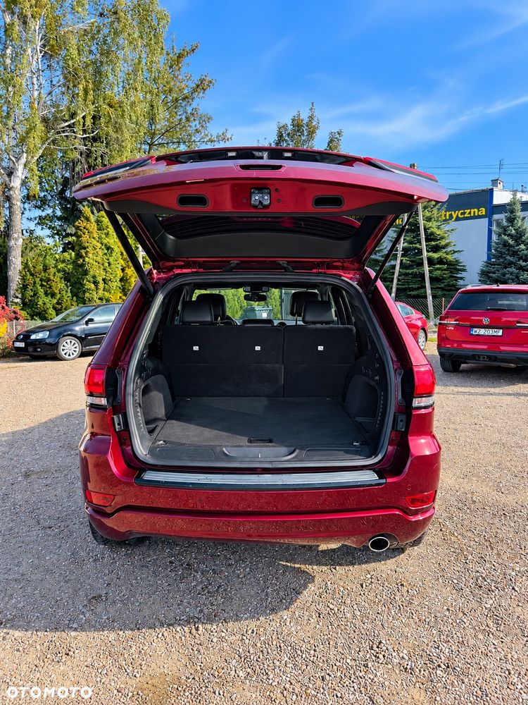 Jeep Grand Cherokee - 23