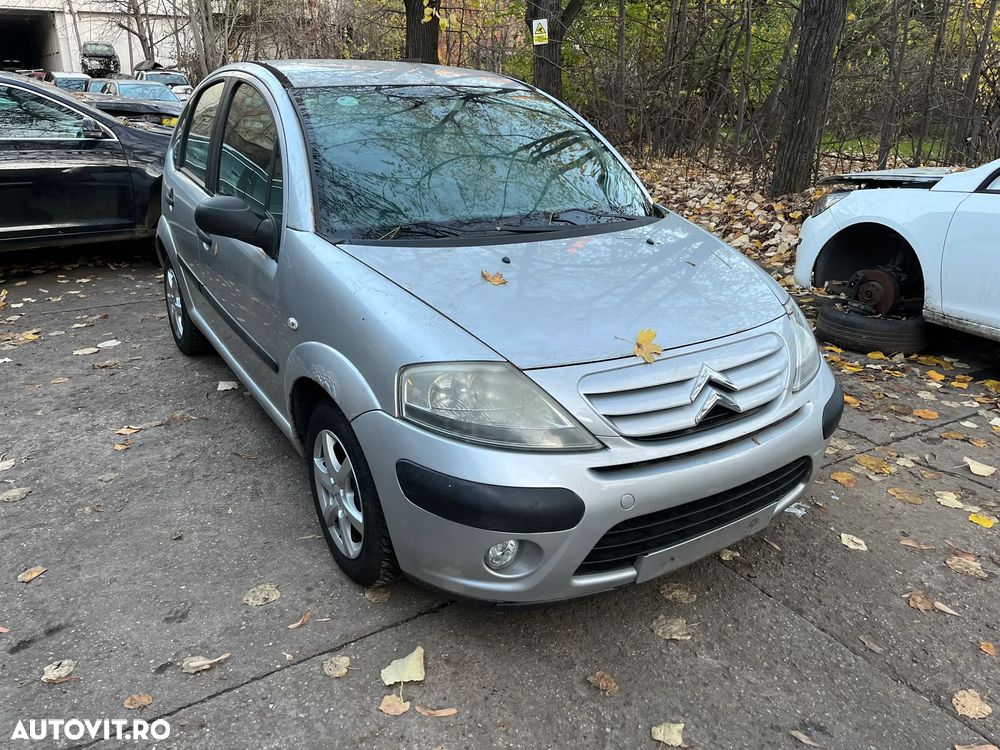 Dezmembrez Citroen C3 benzina gri argintiu 2006 - 1