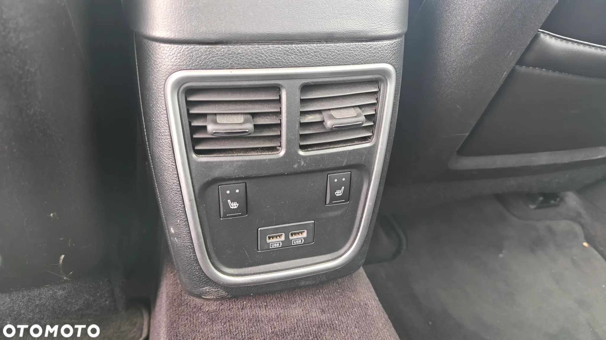 Chrysler 300C - 14