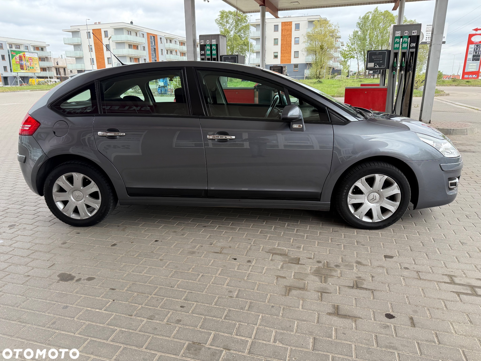 Citroën C4 1.4 16V Impress - 4