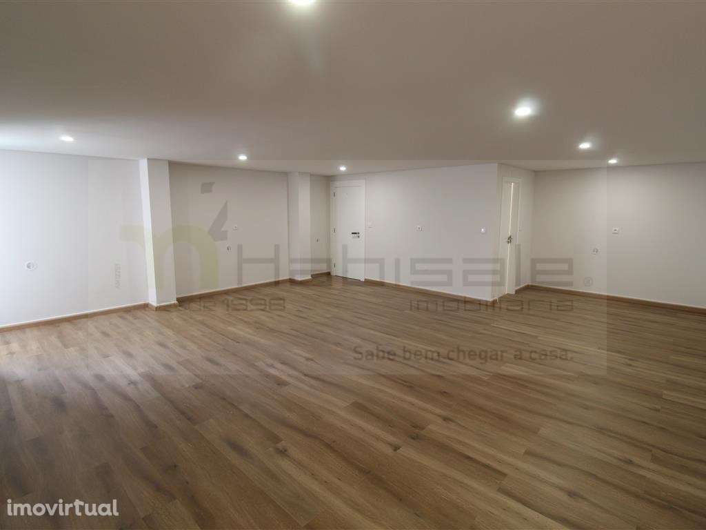 Moradia V3 +1 com piscina em Barcarena - Grande imagem: 5/40