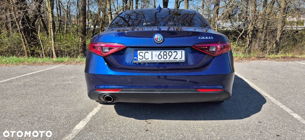 Alfa Romeo Giulia 2.2 AT8 - 8