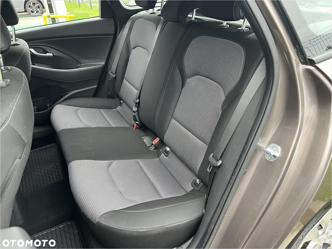 Hyundai i30 1.5 DPI Classic + - 17