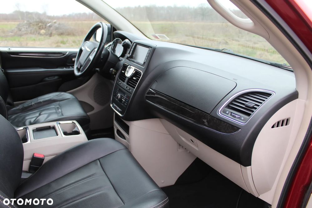 Chrysler Town & Country 3.6 Touring - 20