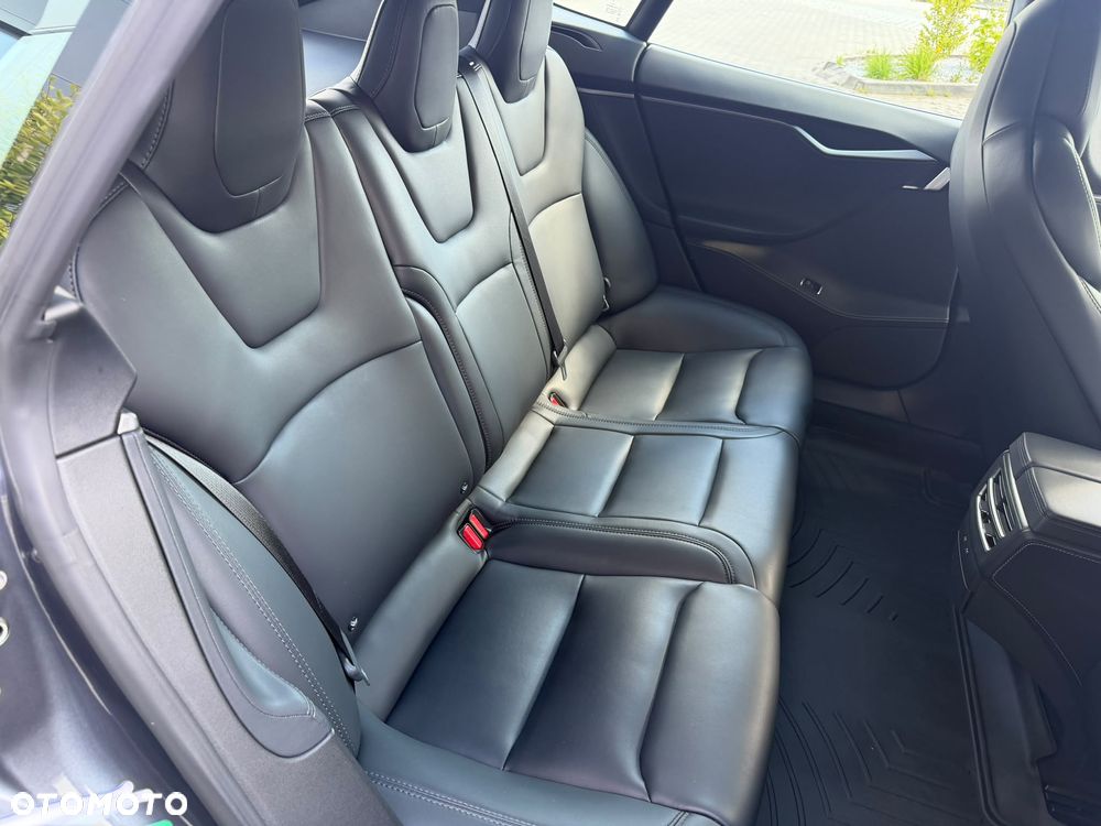 Tesla Model S - 19