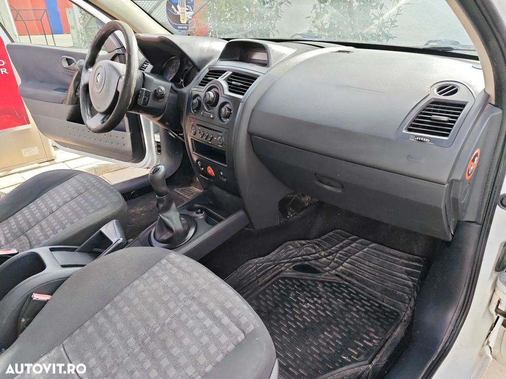 Renault Megane 1.9 dCi Privilege - 8