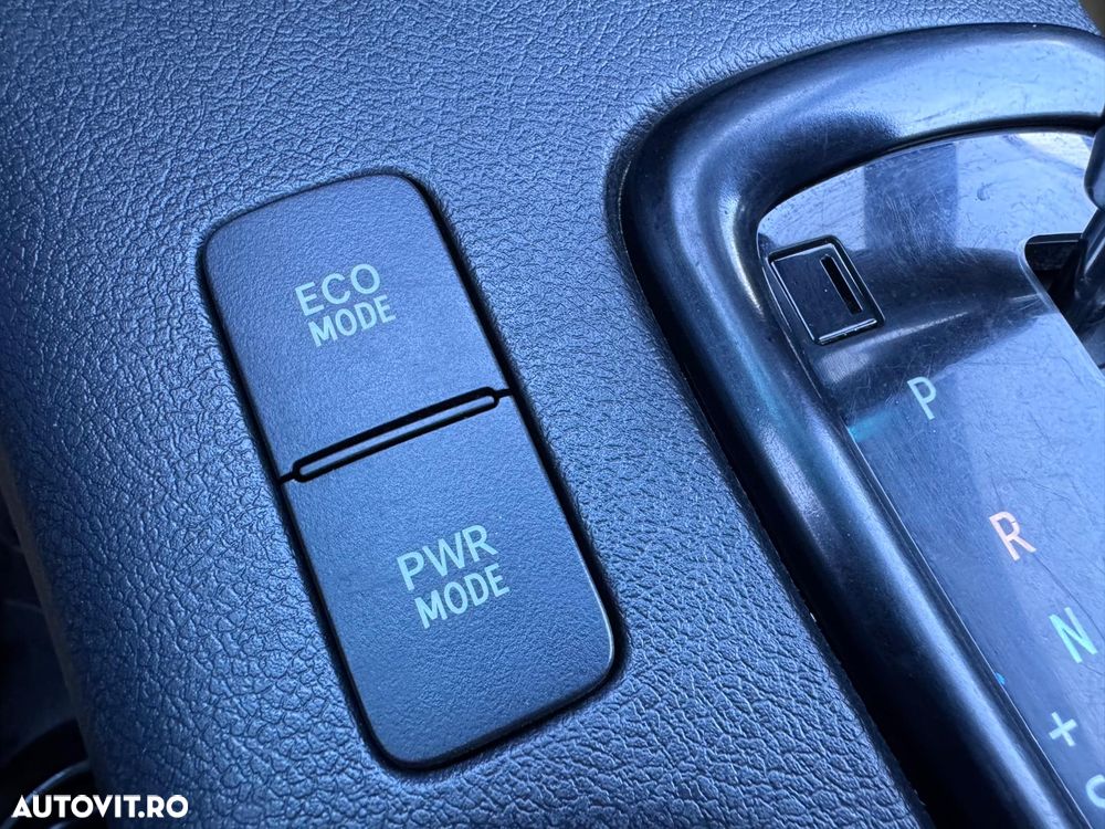 Toyota Hilux 2.8D 204CP 4x4 Double Cab AT Invincible - 31