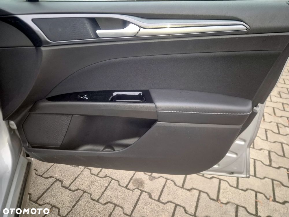 Ford Mondeo 2.0 EcoBlue Titanium - 12