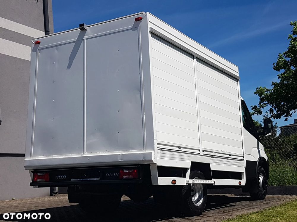 Iveco 70C18 KONTENER ROLETY BOK DO TRANSPORTU WODY 3,23x2,21x1,86 KLIMA DMC 7000KG RAMA PODWOZIE - 29