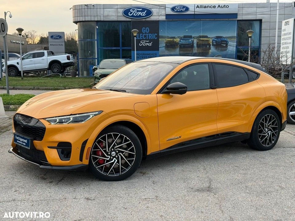 Ford Mustang Mach-E - 3