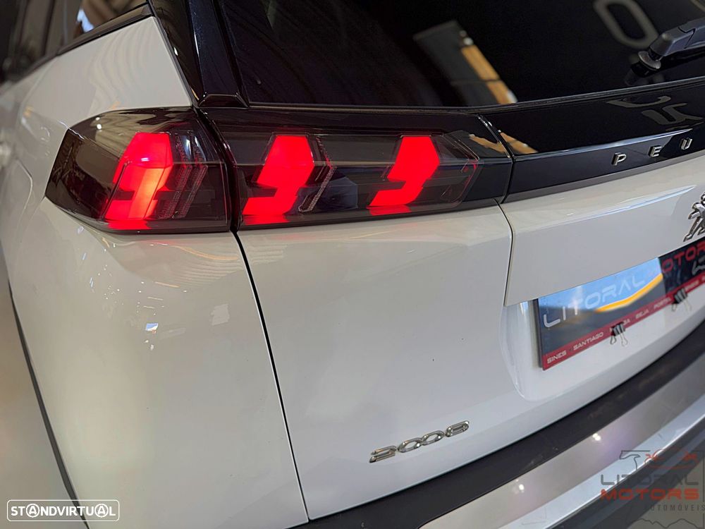 Peugeot 2008 1.2 PureTech Allure - 9