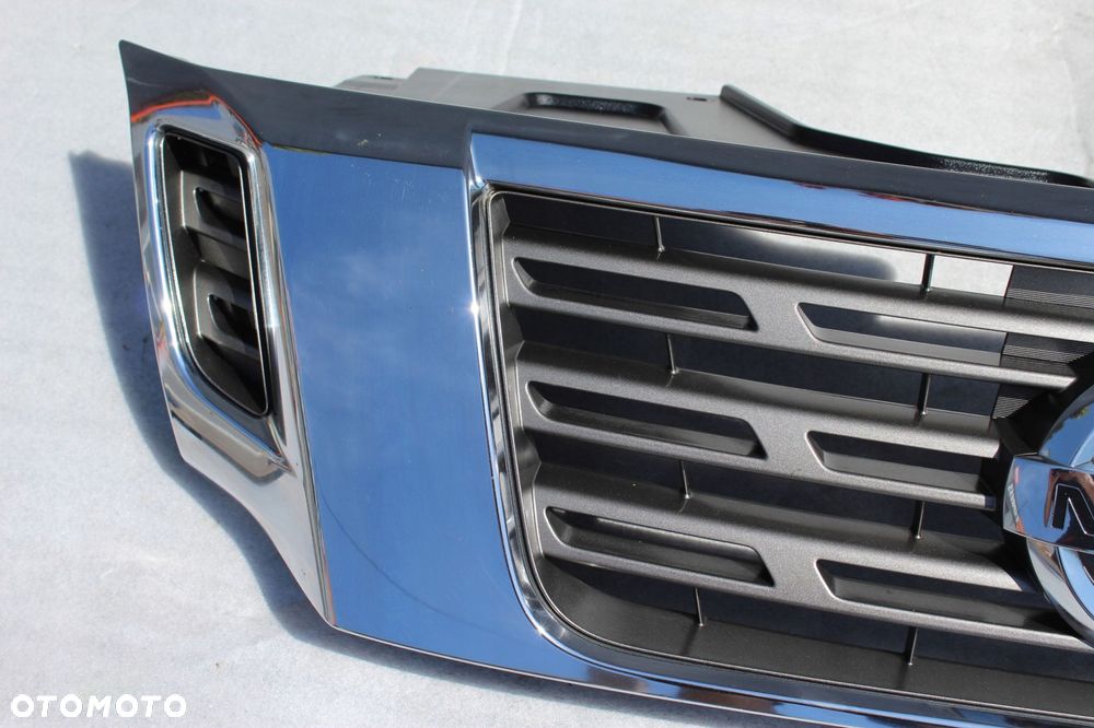 nissan navara np300 grill atrapa 623105jt0a - 4