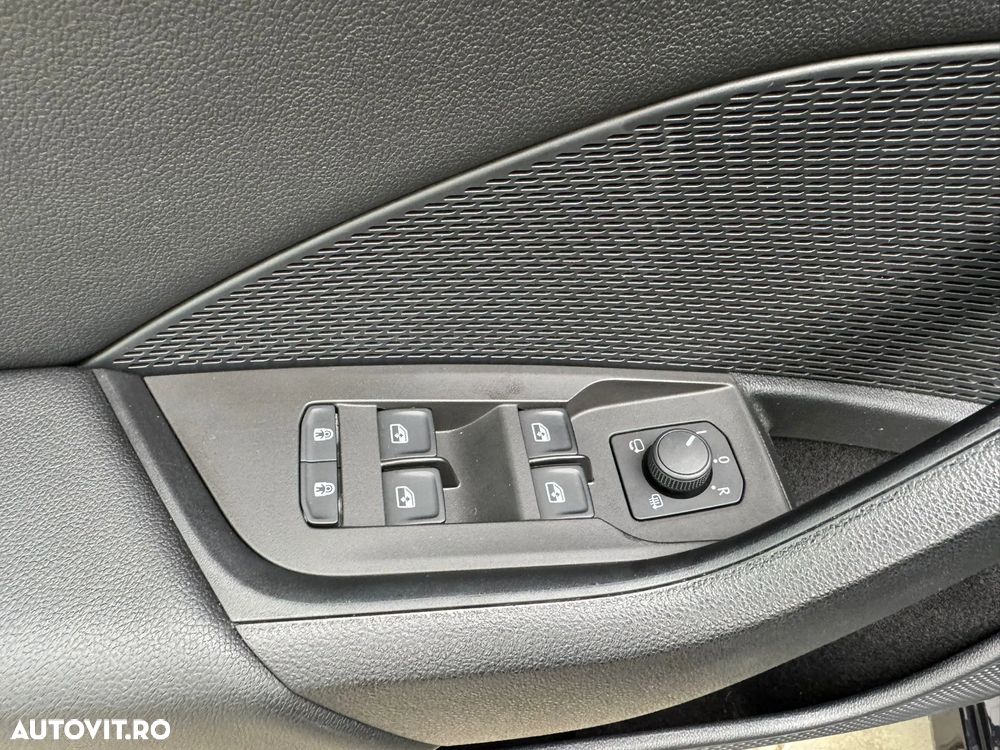 Skoda Octavia Combi 2.0 TDI DSG Style - 10