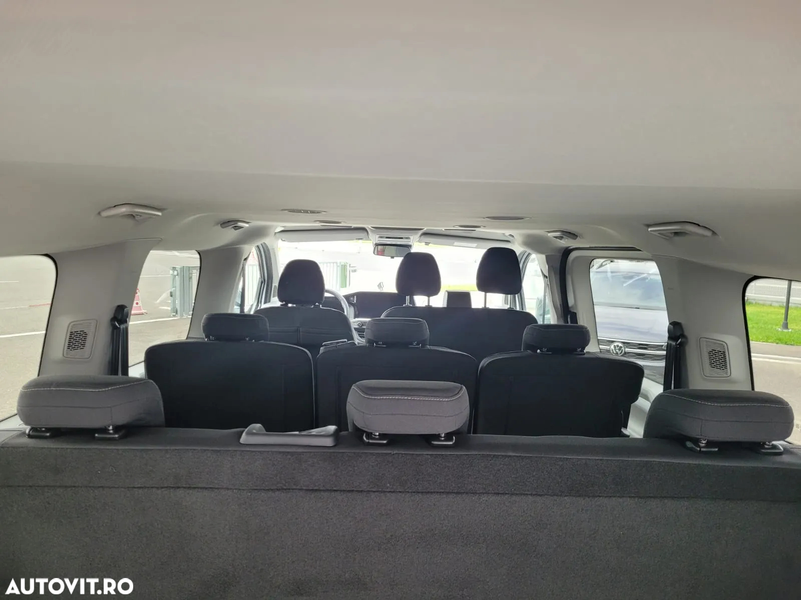 Volkswagen Caravelle - 4