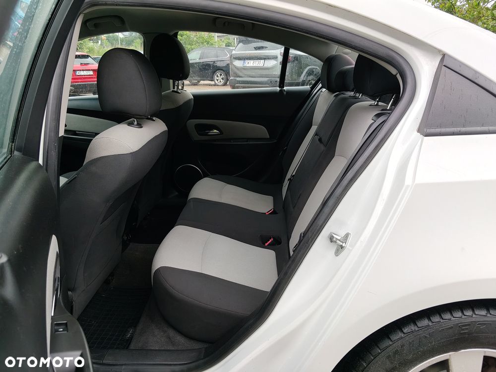 Chevrolet Cruze 1.8 LS - 17