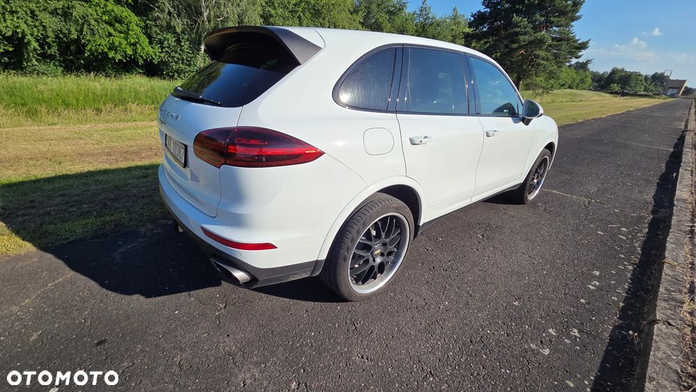 Porsche Cayenne Platinum Edition - 4