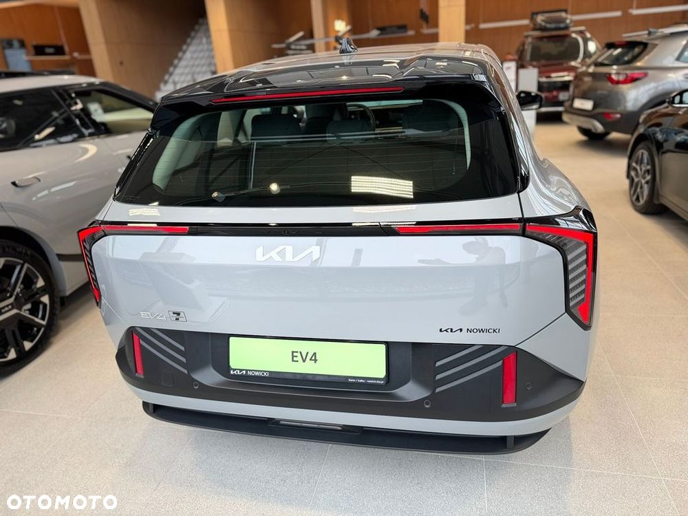 Kia EV4 - 5