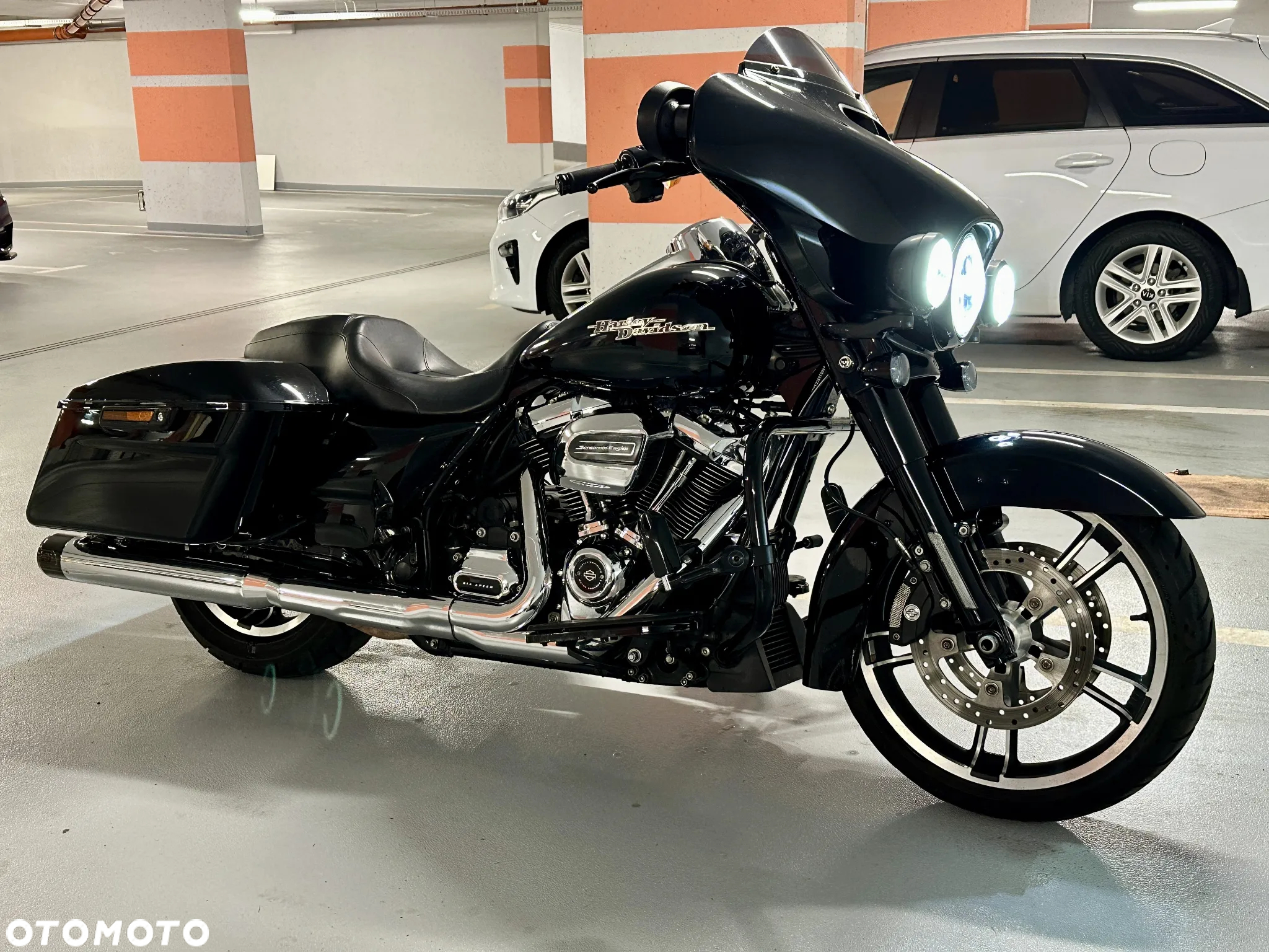 Harley-Davidson Touring Street Glide - 4