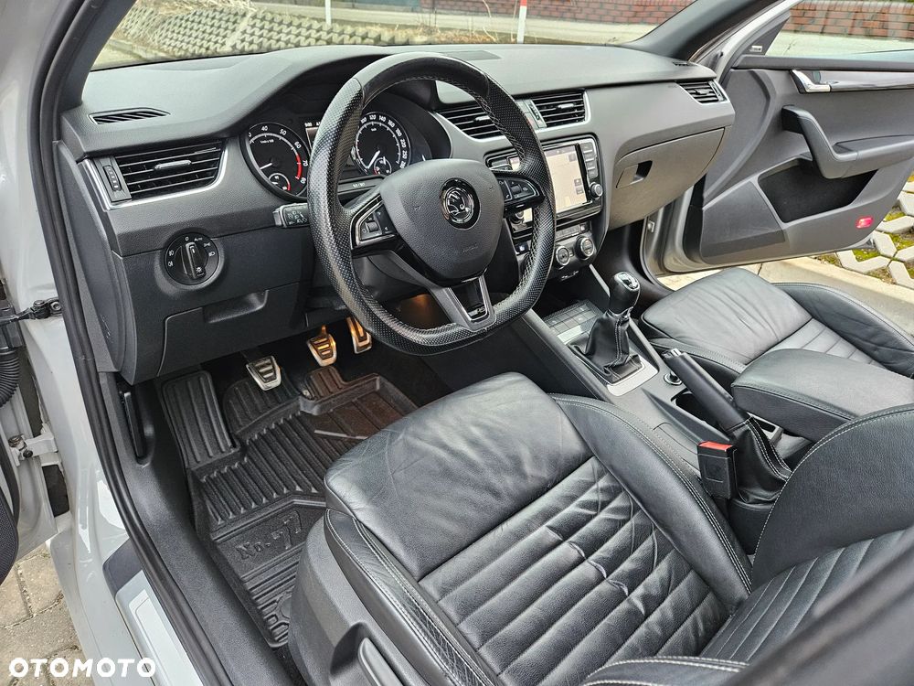 Skoda Octavia 2.0 TSI RS - 12